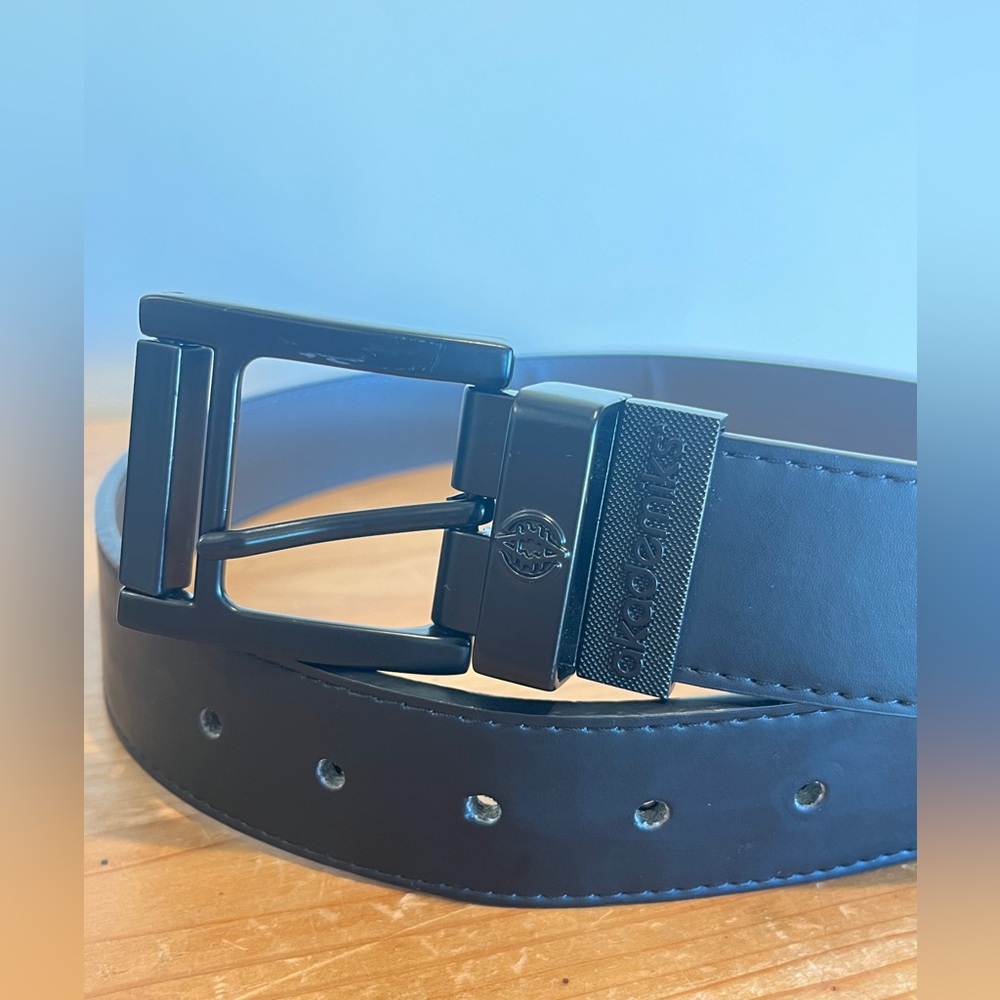 Black leather belt. Mens sz 32, brand Akademiks. Black on black, NEW unused